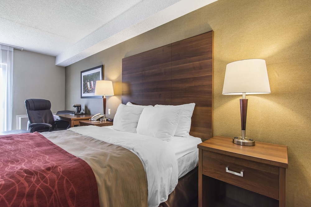 Comfort Inn Huntsville Ontario 18/40