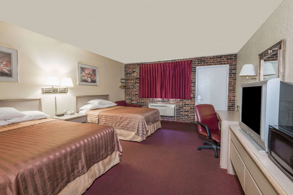 Travelodge By Wyndham Airport Platte City 15/34