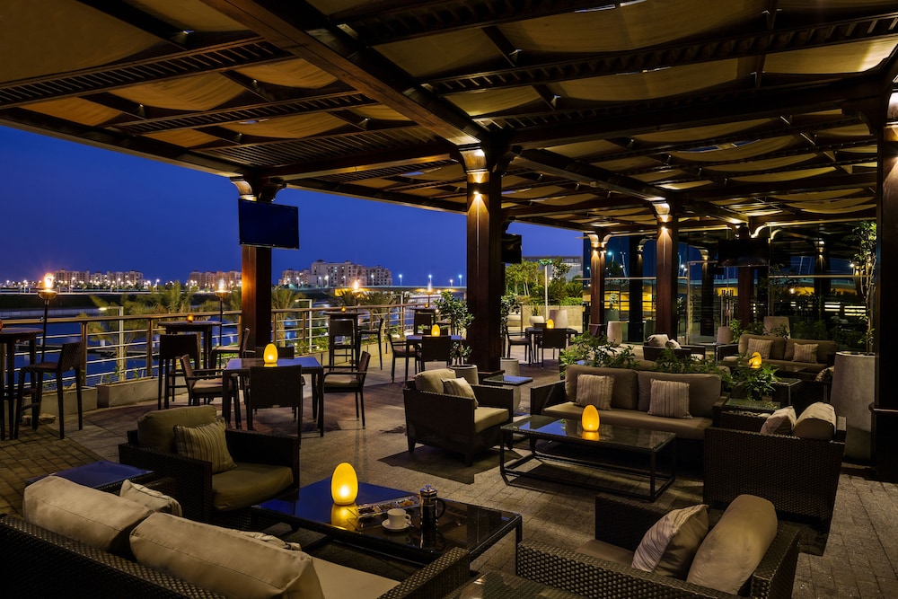 فندق البيلسان(Bay La Sun Hotel & Marina) 58/65