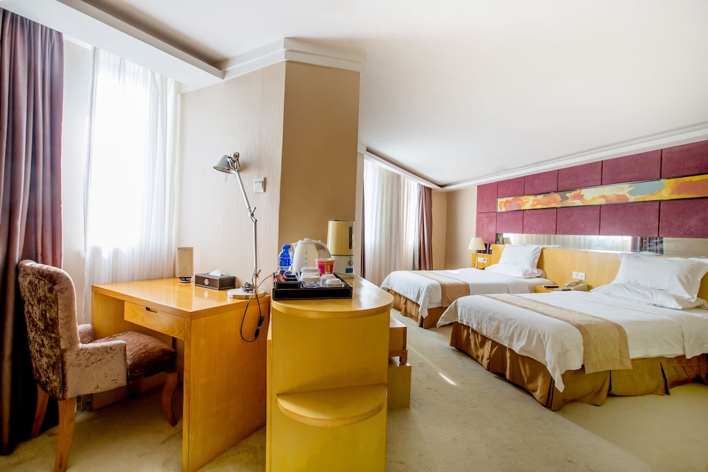 Louis Hotel Zhongshan 27/40