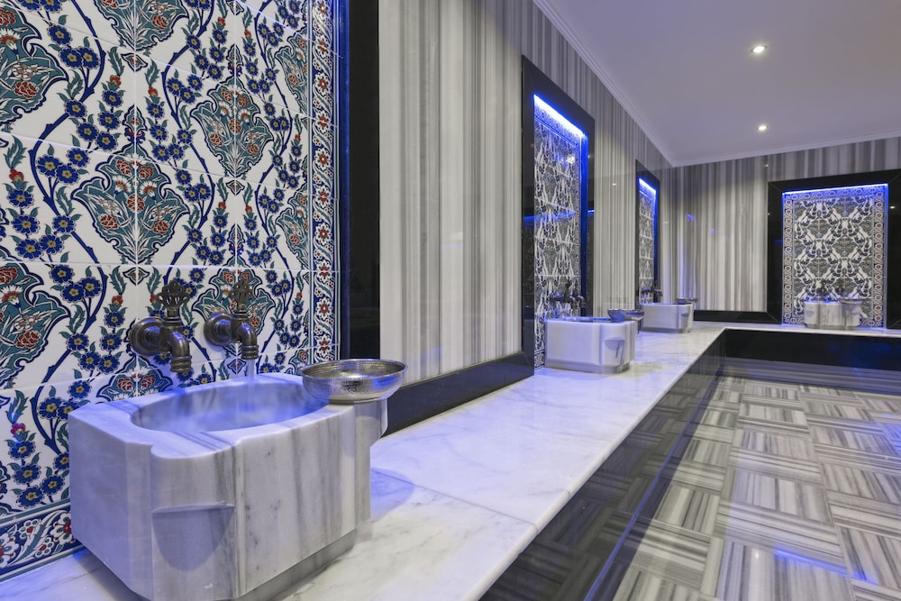 Asia Beach Resort & Spa Hotel 8/74