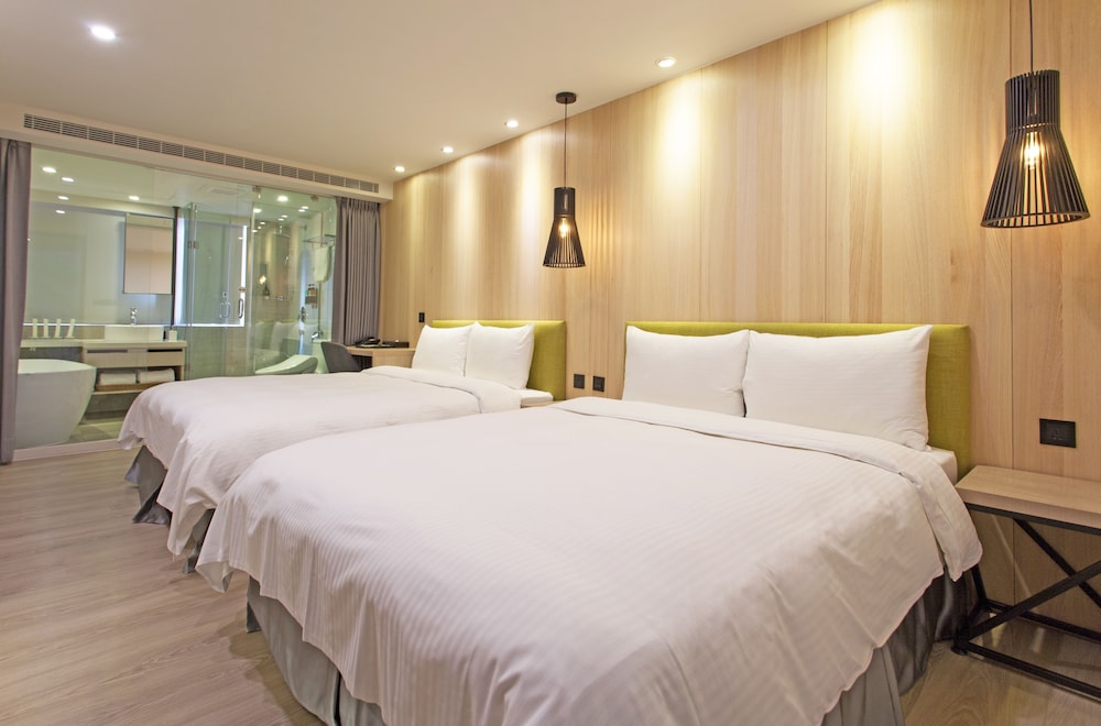 Green Hotel - West District 18/64