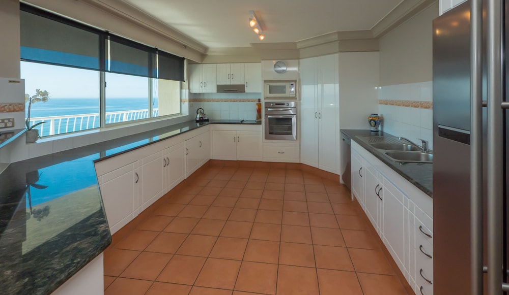 Burleigh Surf Apartments 39/77
