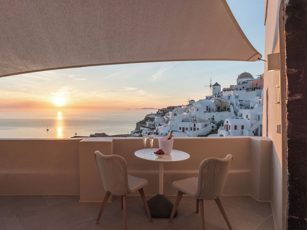 Oia Castle Luxury Suites by Art Maisons 35/50