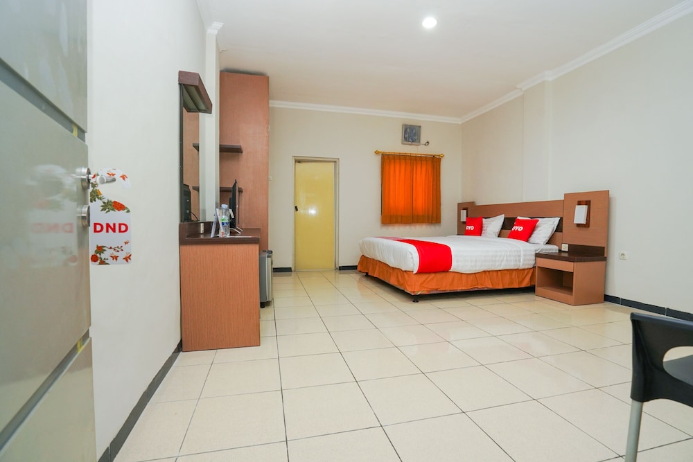 Oyo 2075 Graha Marina 20/54