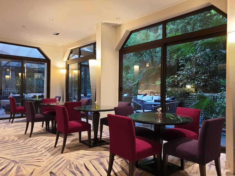 Hotel Garden Elysees 67/81