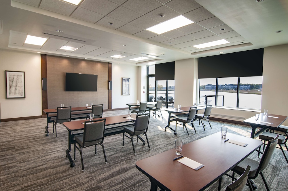 Hyatt Place Sioux Falls - South 24/26