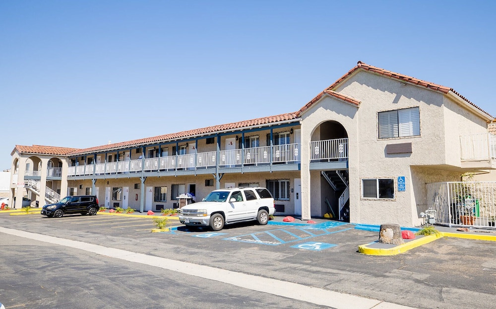 Big A Motel 34/49