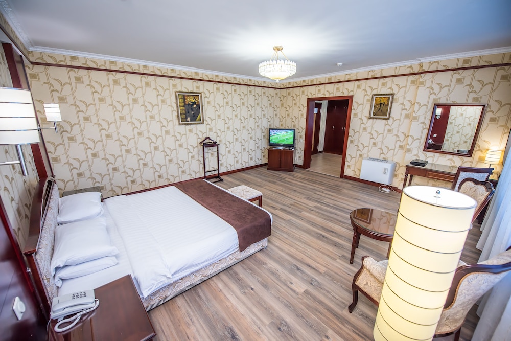 G Empire Hotel 19/66