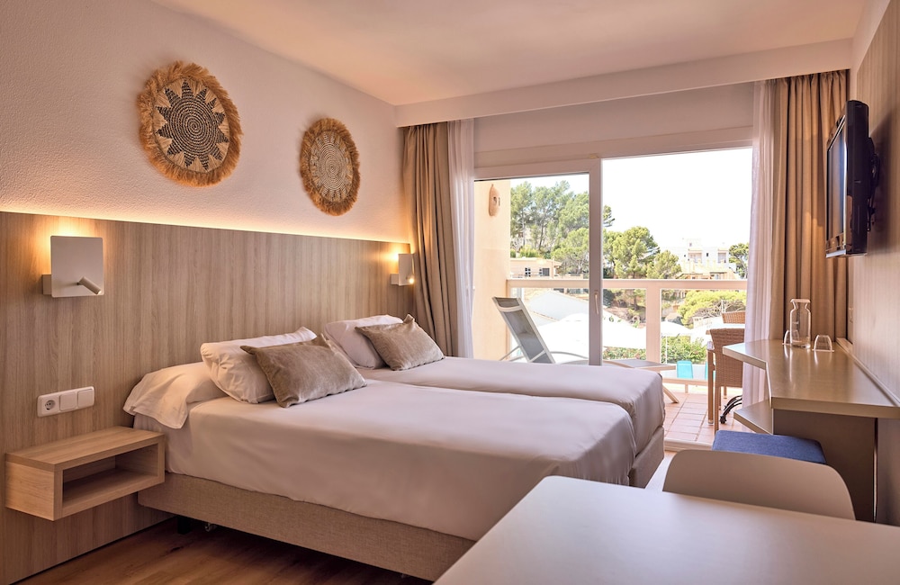 Universal Don Camilo Aparthotel 20/71