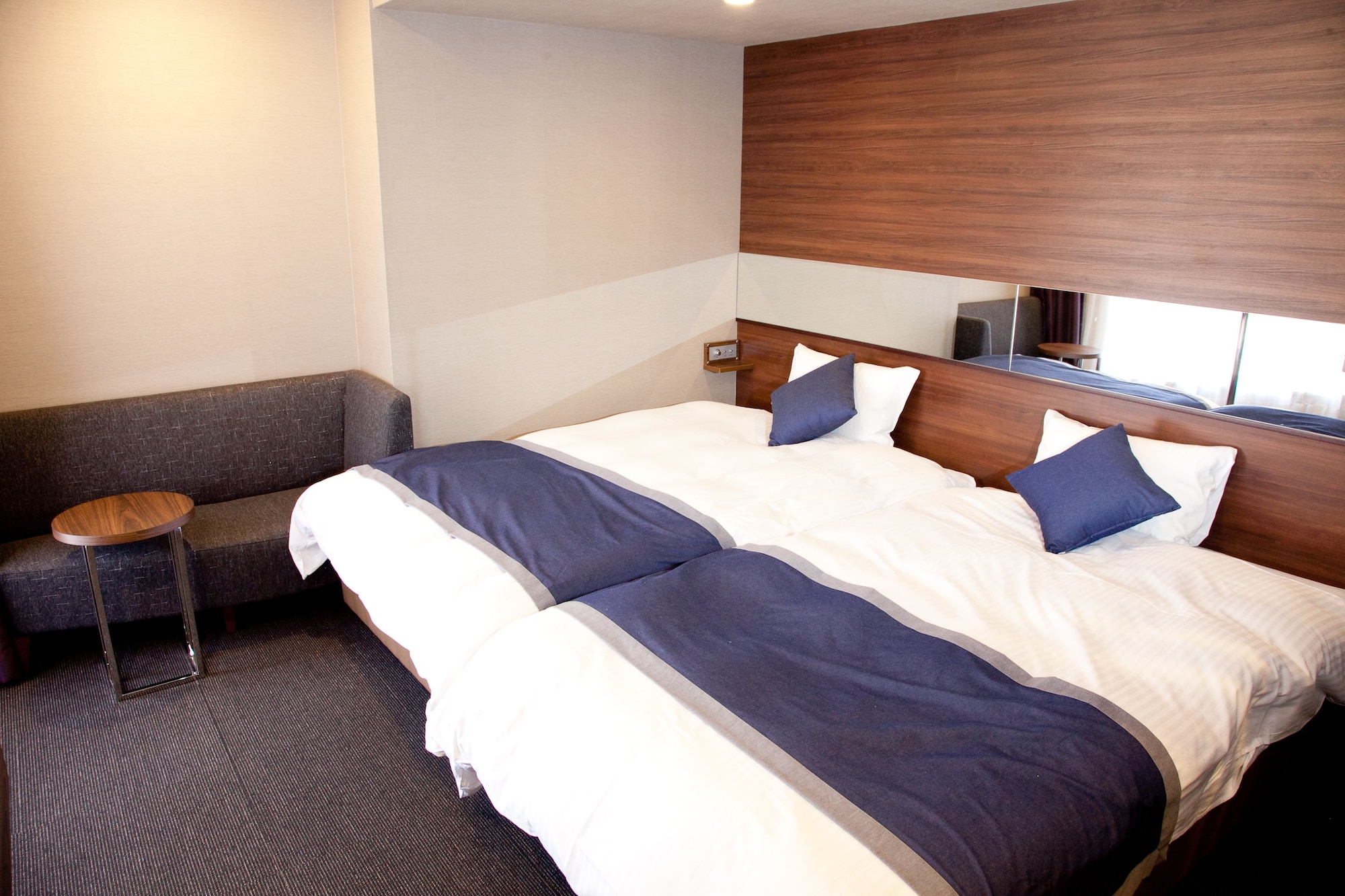 Hollywood, Twin Beds