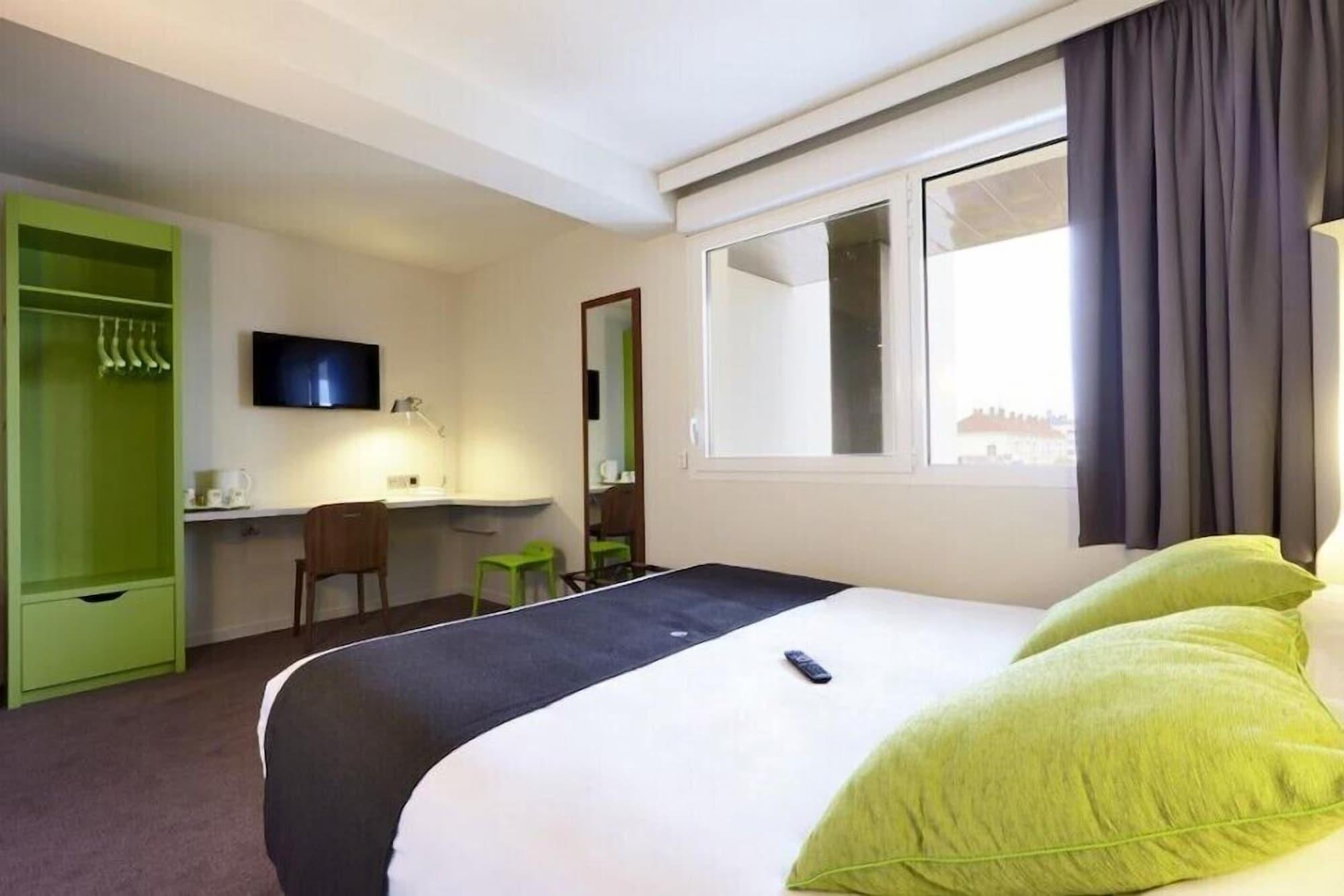 Standard, Multiple Beds