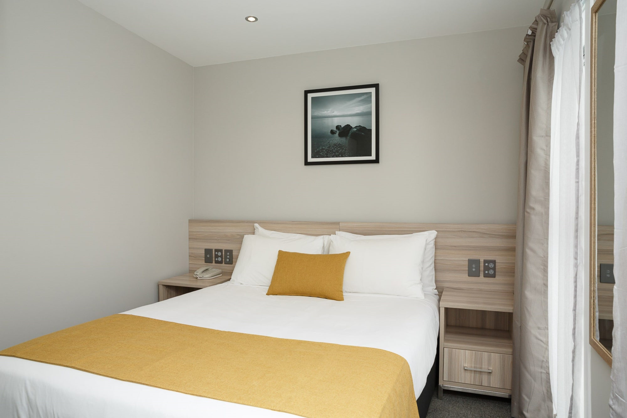 2 BEDROOMS, APARTMENT