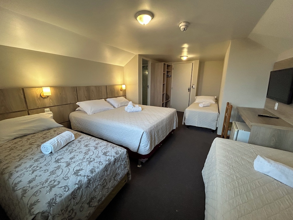 Hotel Via Serena 17/55