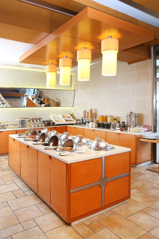 Ramada Plaza by Wyndham Beirut Raouche 28/34