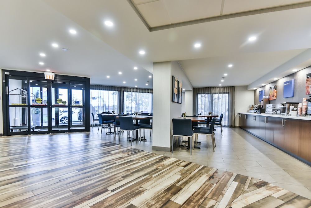 Comfort Inn Montreal Aeroport 13/25
