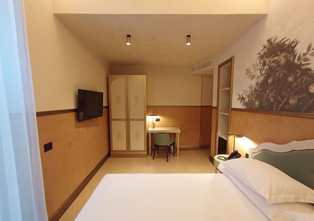 SUPERIOR, DOUBLE BED, GROUND FLOOR