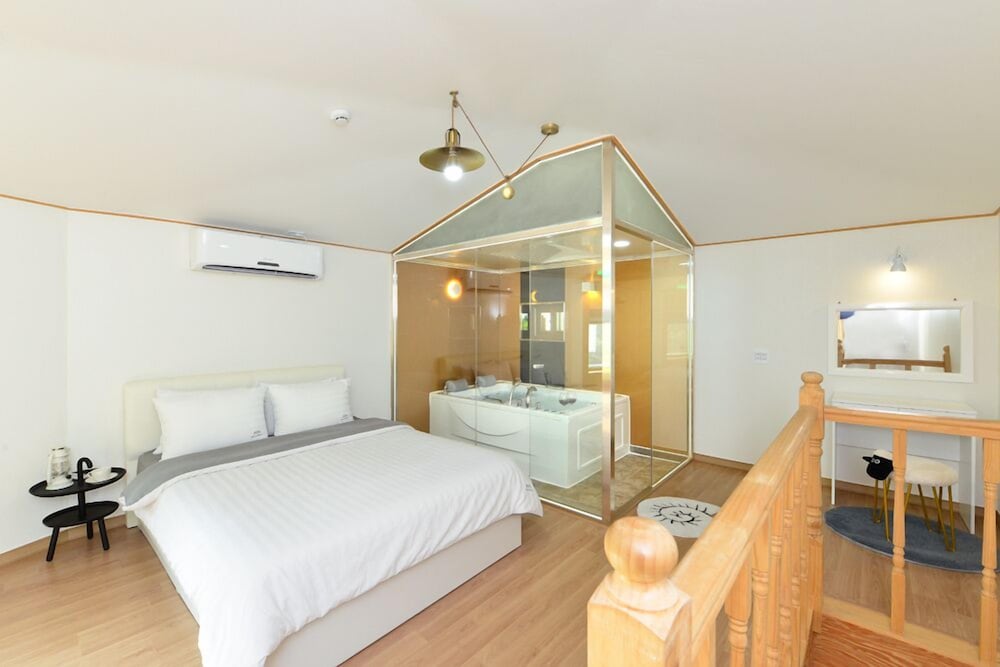 Gapyeong Camel Pension 14/50