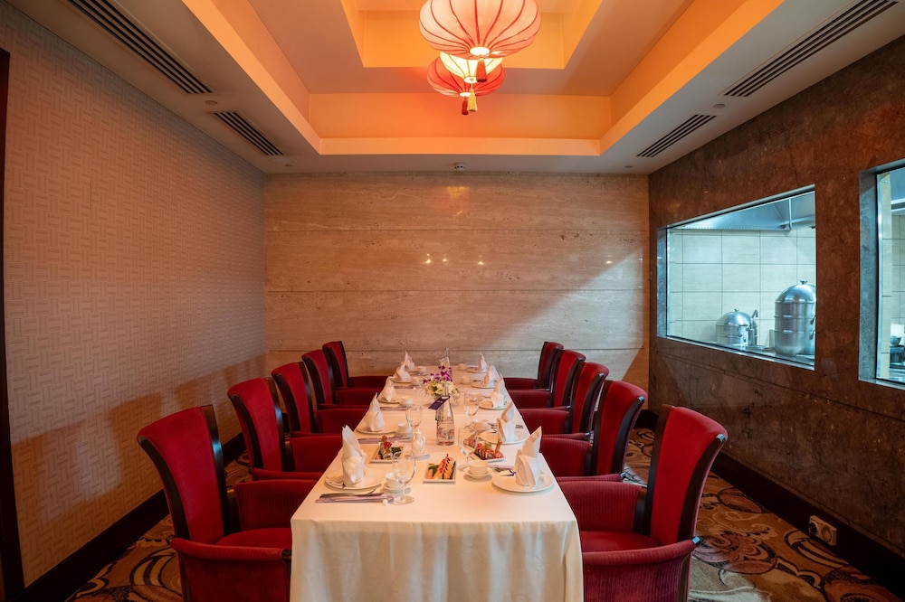 Radisson Blu Hotel Nagpur 50/70