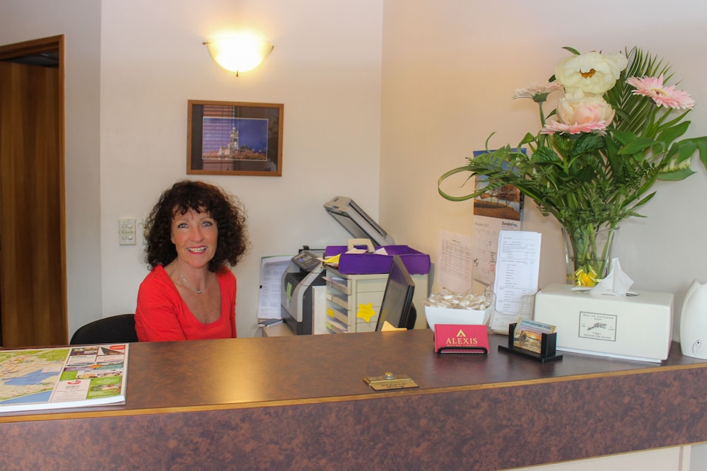 Alexis Motor Lodge 8/50