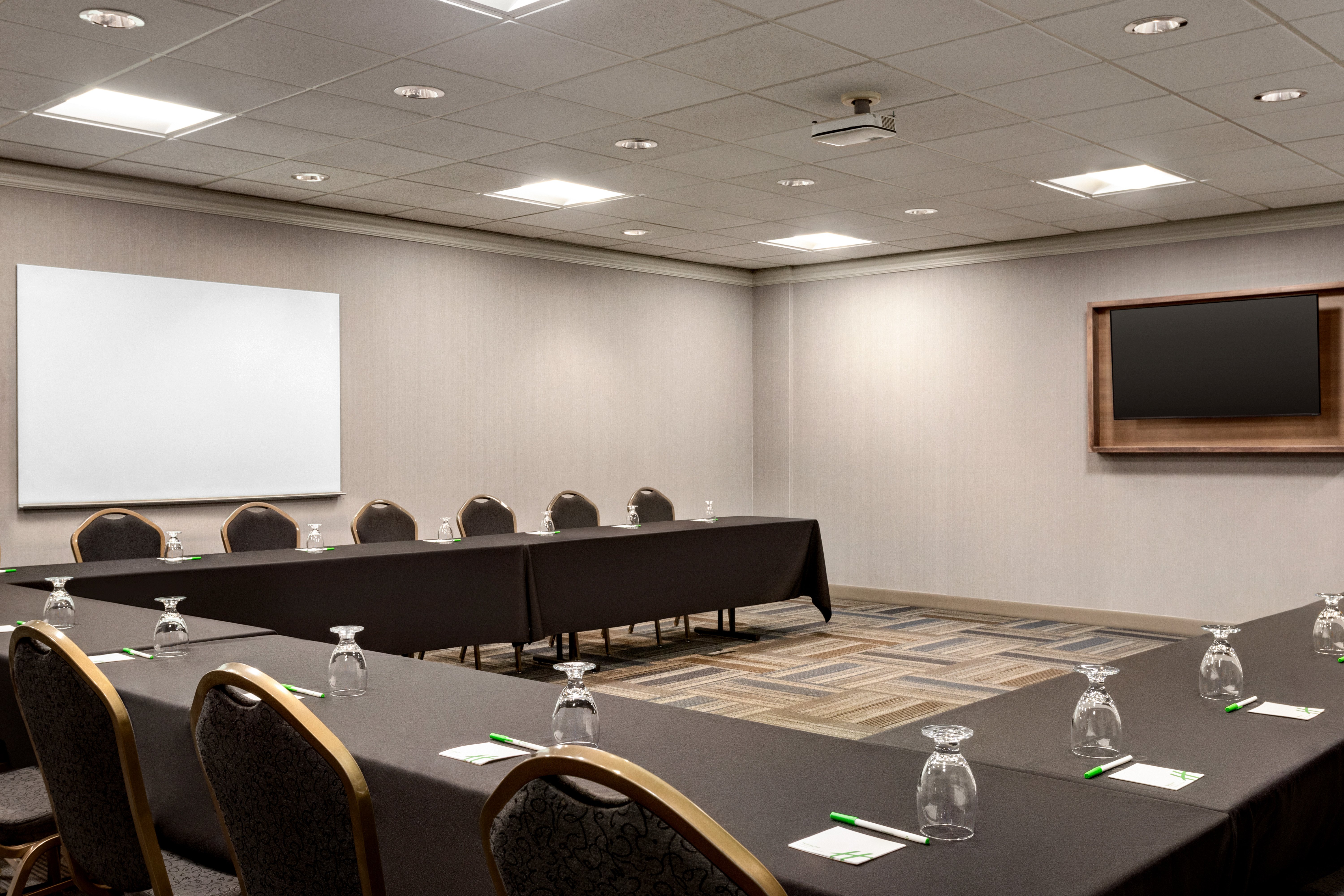 Holiday Inn Hotel Suites Council Bluffs I 29 26/38