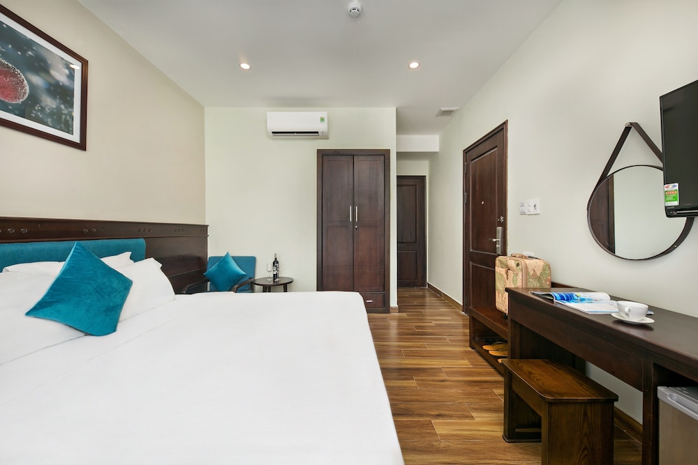 EXECUTIVE, KING BED, CITY VIEW, BATHTUB
