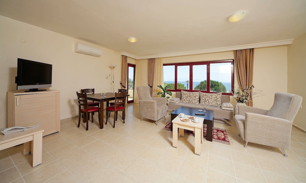 Grand Sahin s Gumuldur Resort 54/82