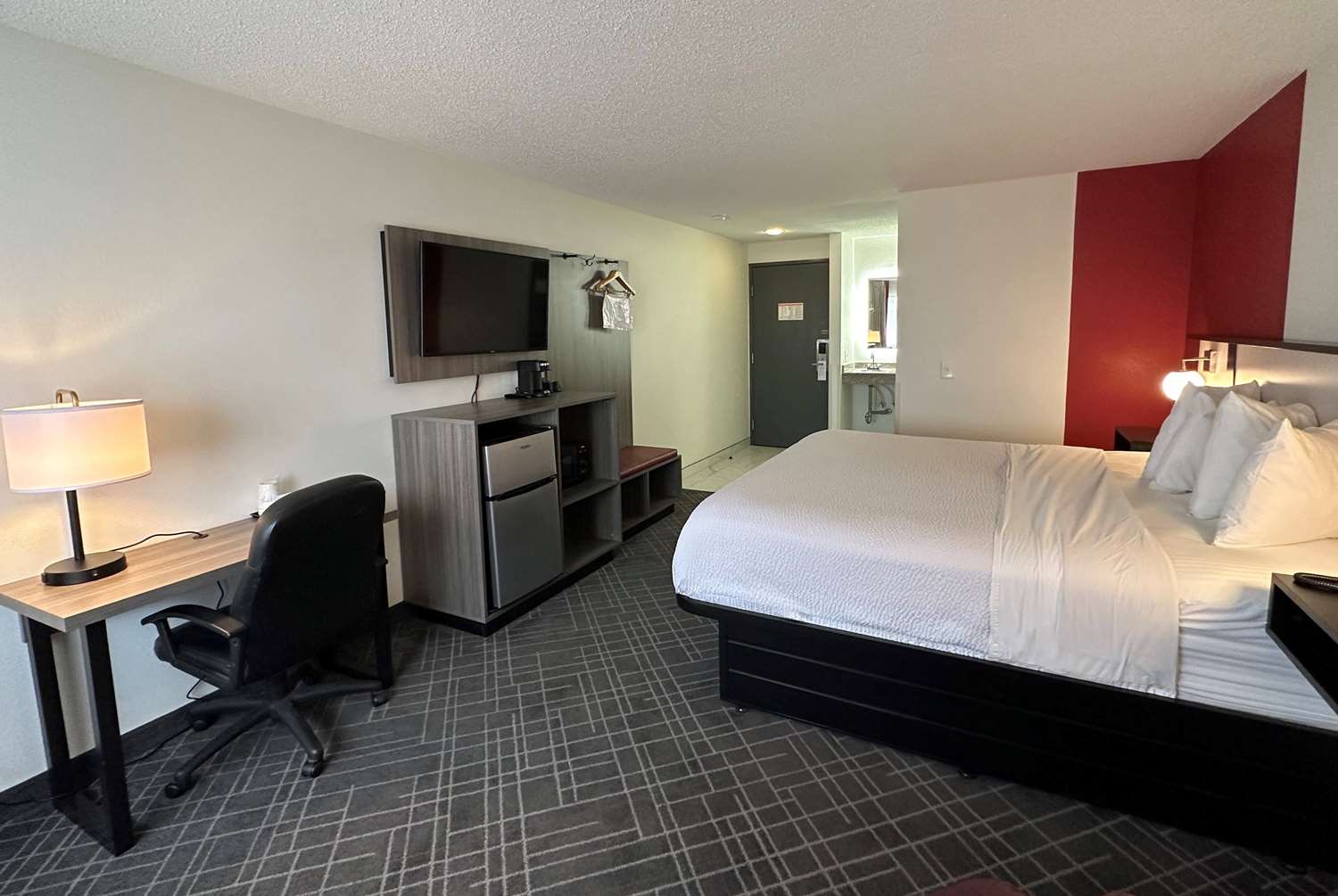 Ramada by Wyndham Waupaca 5/22