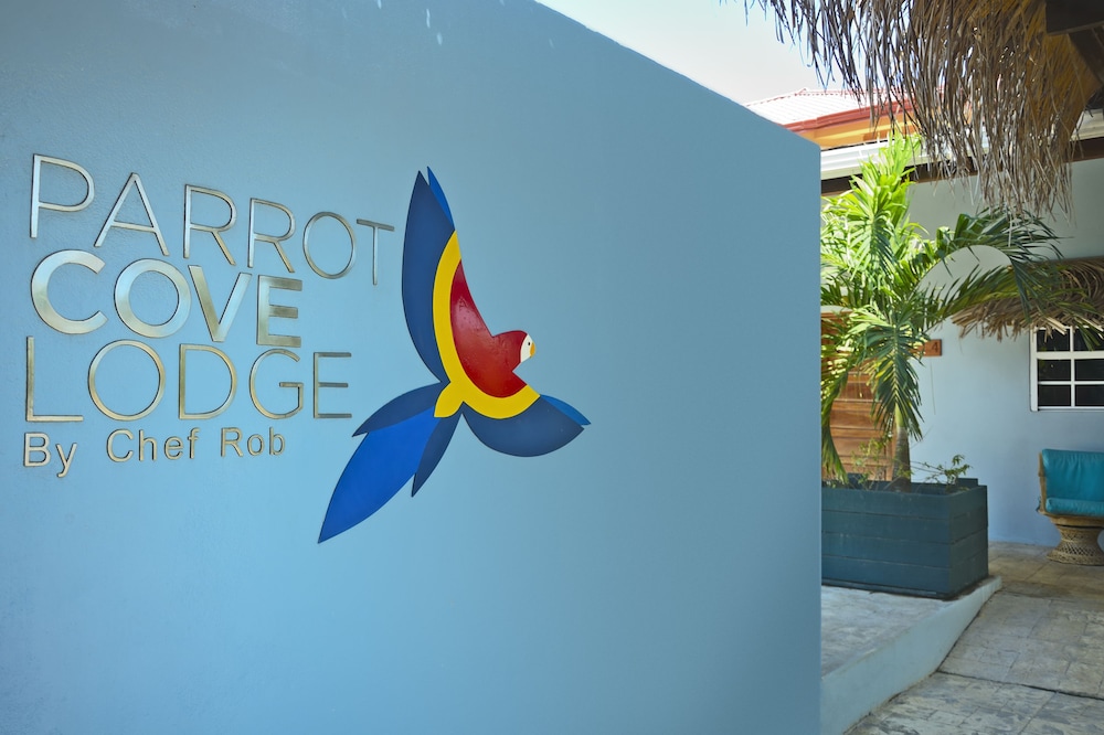 Parrot Cove Lodge 12/72