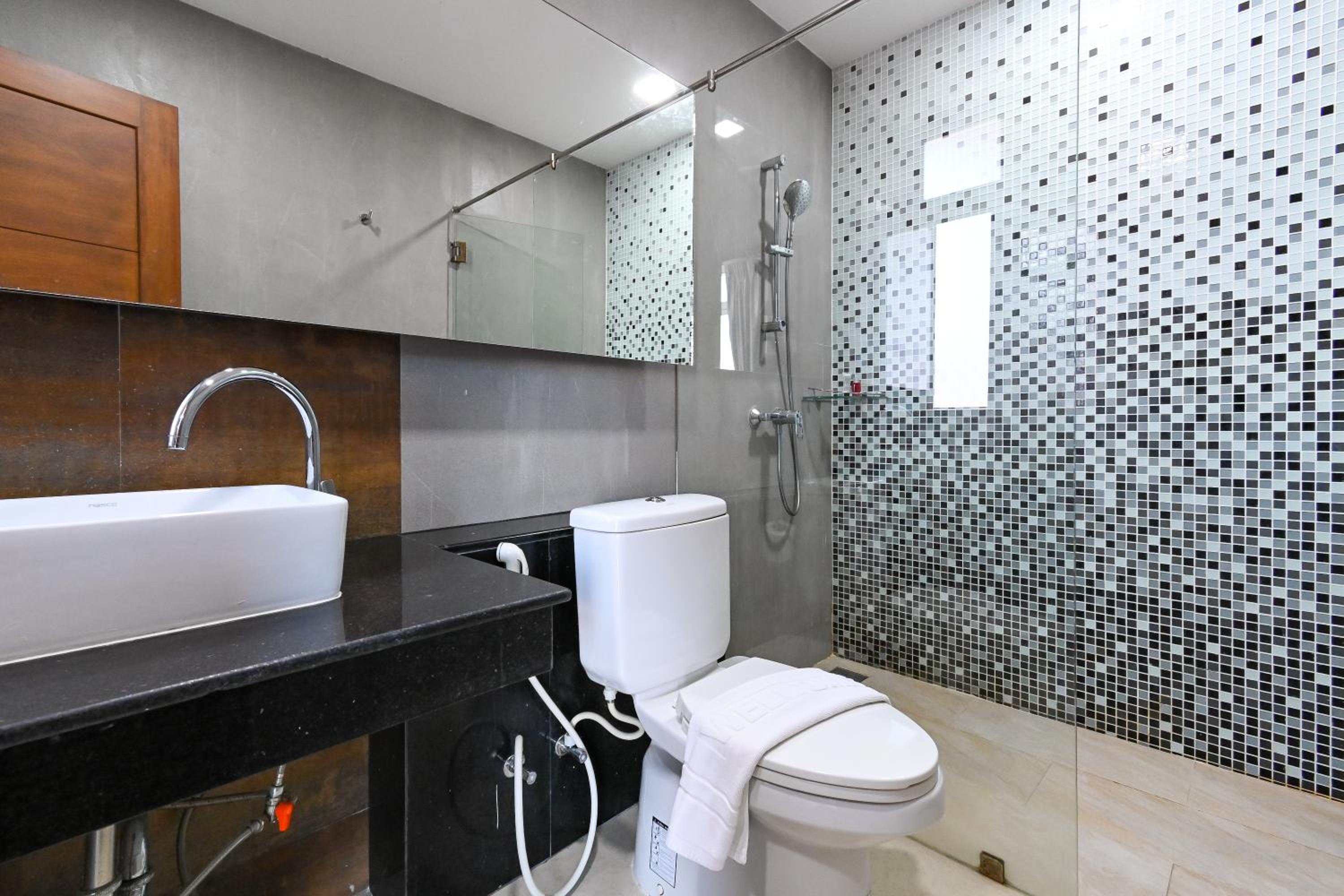 Golden Sea Hua Hin Hotel 65/65
