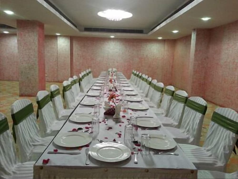 Oyo 1786 Hotel Patliputra Nirvana 18/20