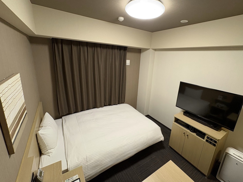 ROOM, SINGLE