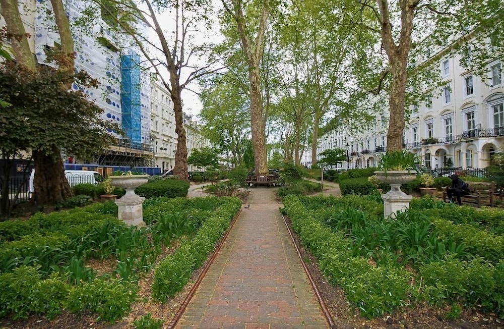 Hyde Park Court 45/50