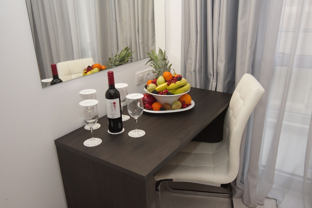 INTERNATIONAL ATENE HOTEL 29/48