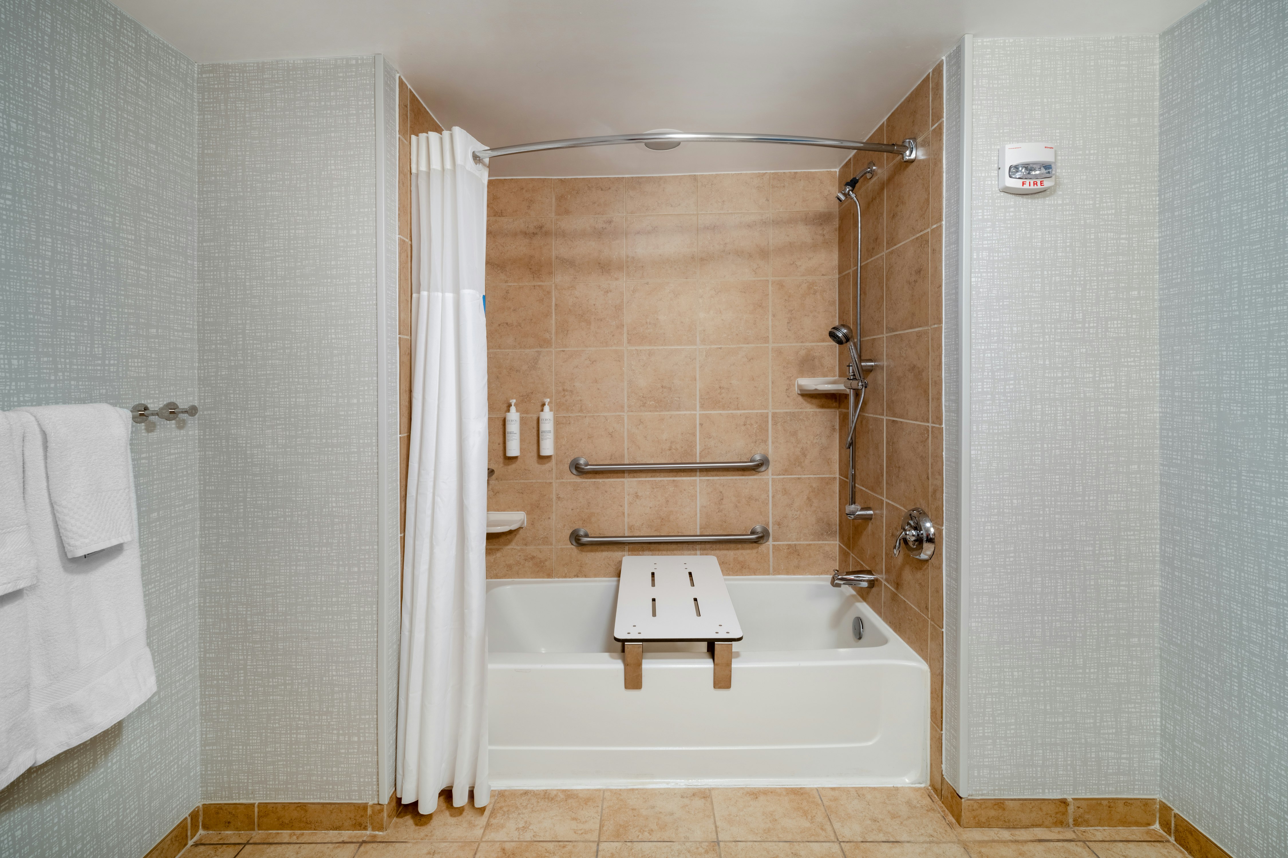 Studio, 2 Queen Beds, Accessible