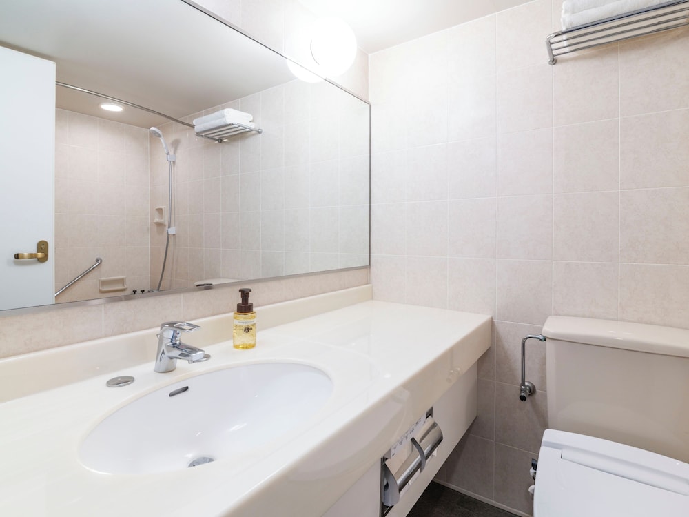 Renovated, Superior, Triple, Twin Beds, Trundle Bed، Art Hotel Kashima Central 3/3