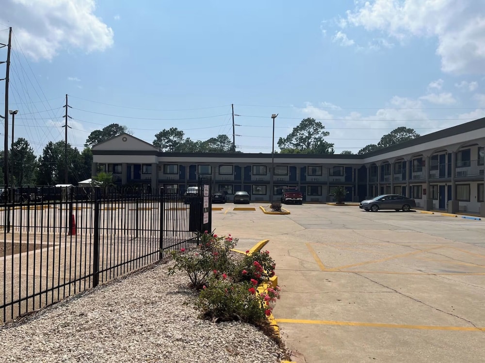 Studio6 Suites Opelousas, LA 8/55