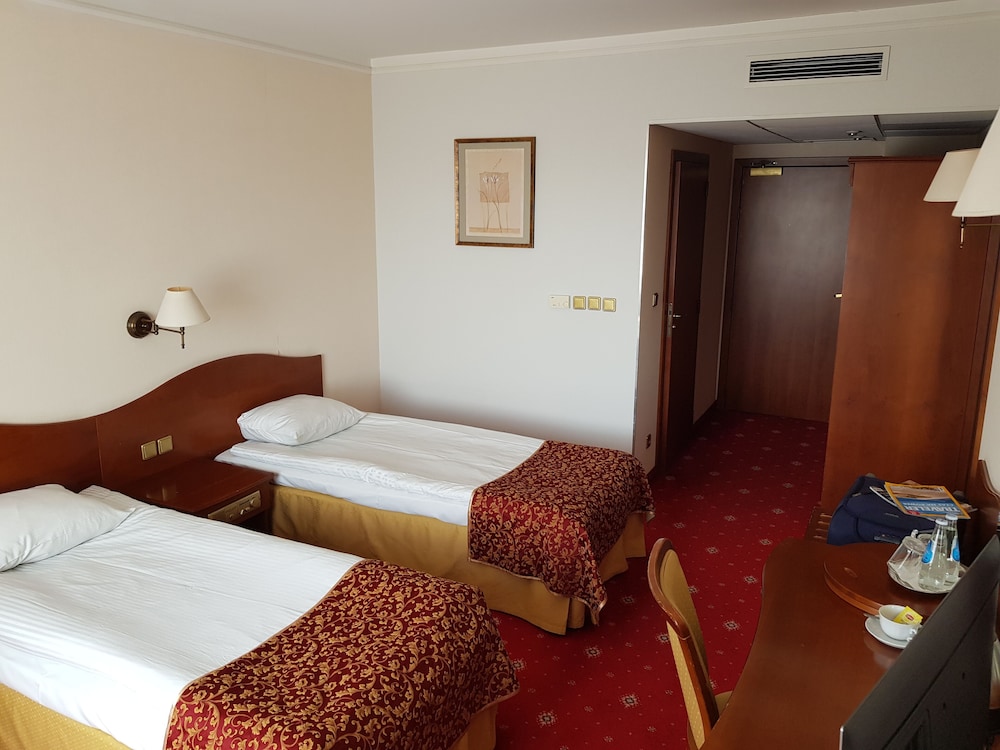 Hotel Sympozjum 10/50