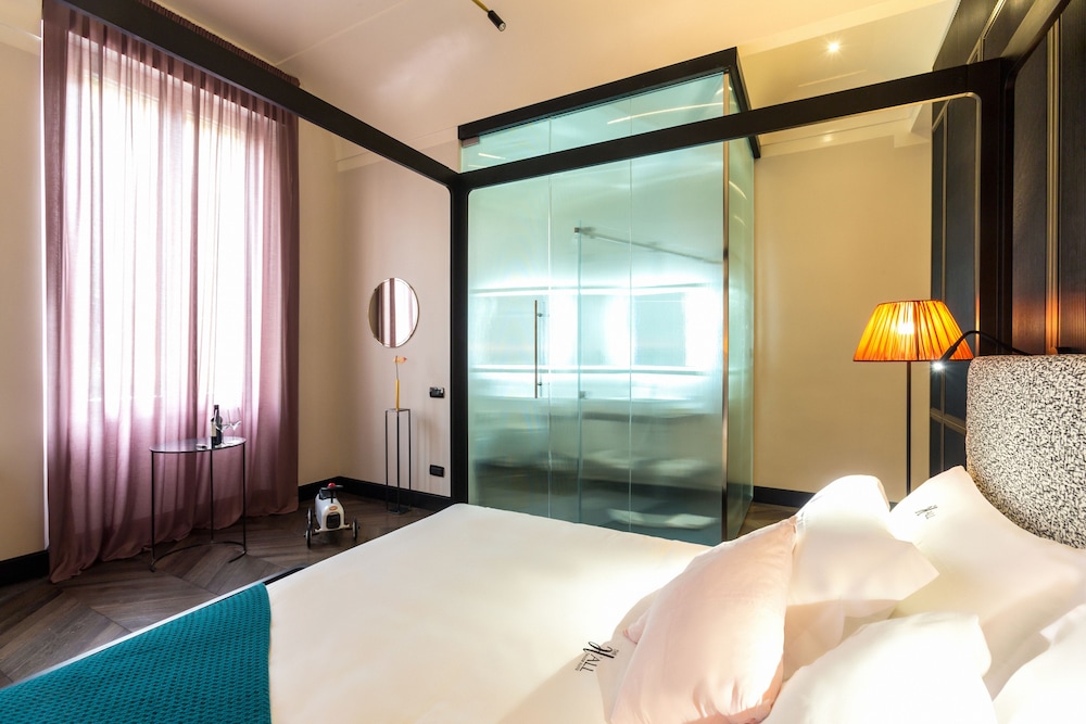 THE H'ALL TAILOR SUITE ROMA 46/65