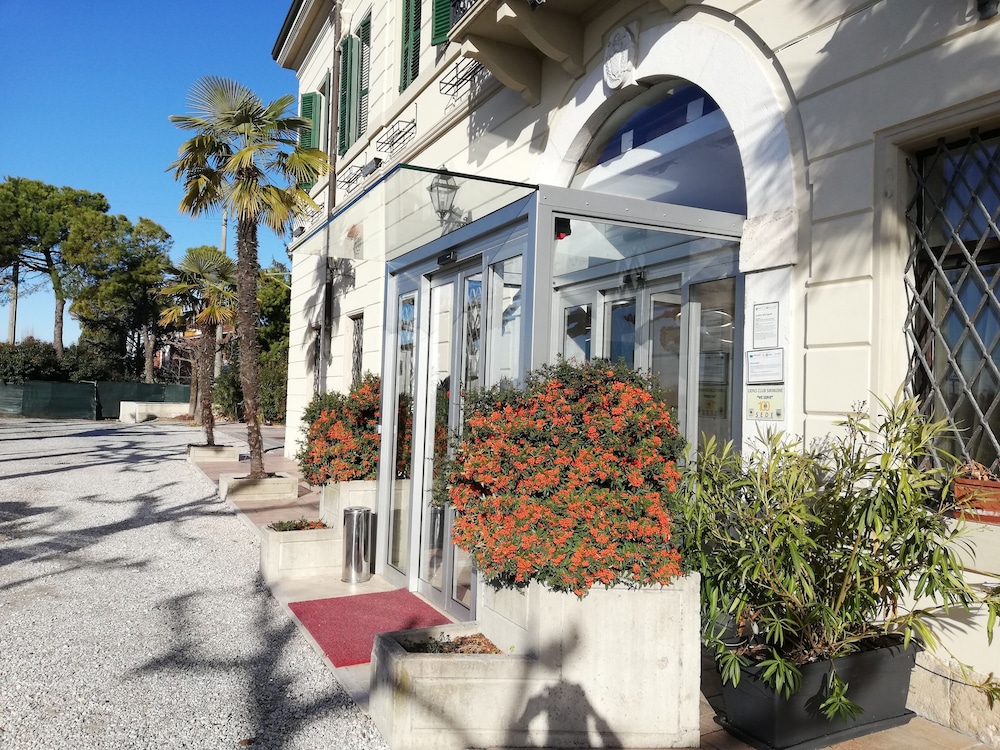 Dogana Hotel 4/65