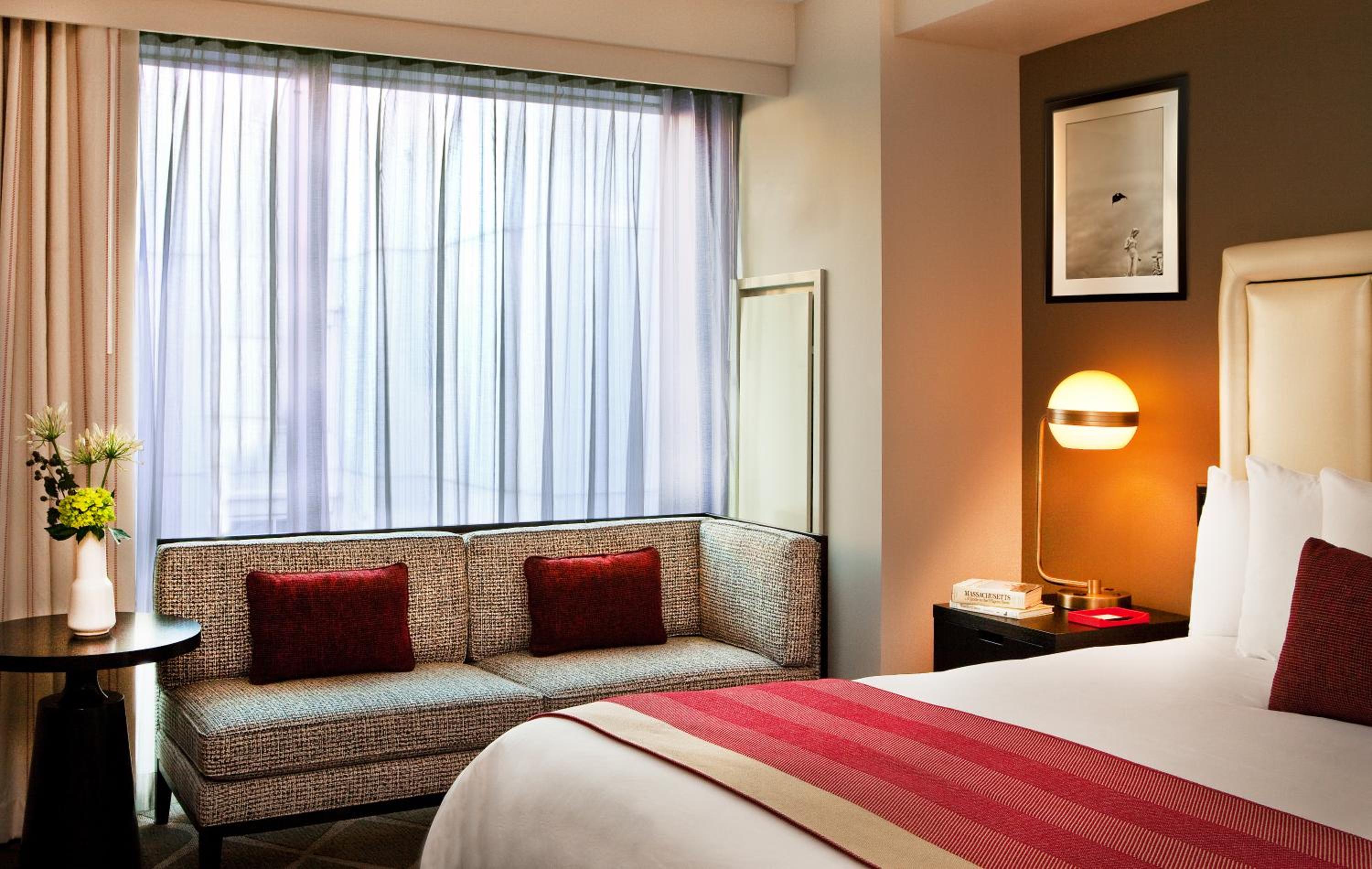 ROOM, KING BED, ACCESSIBLE