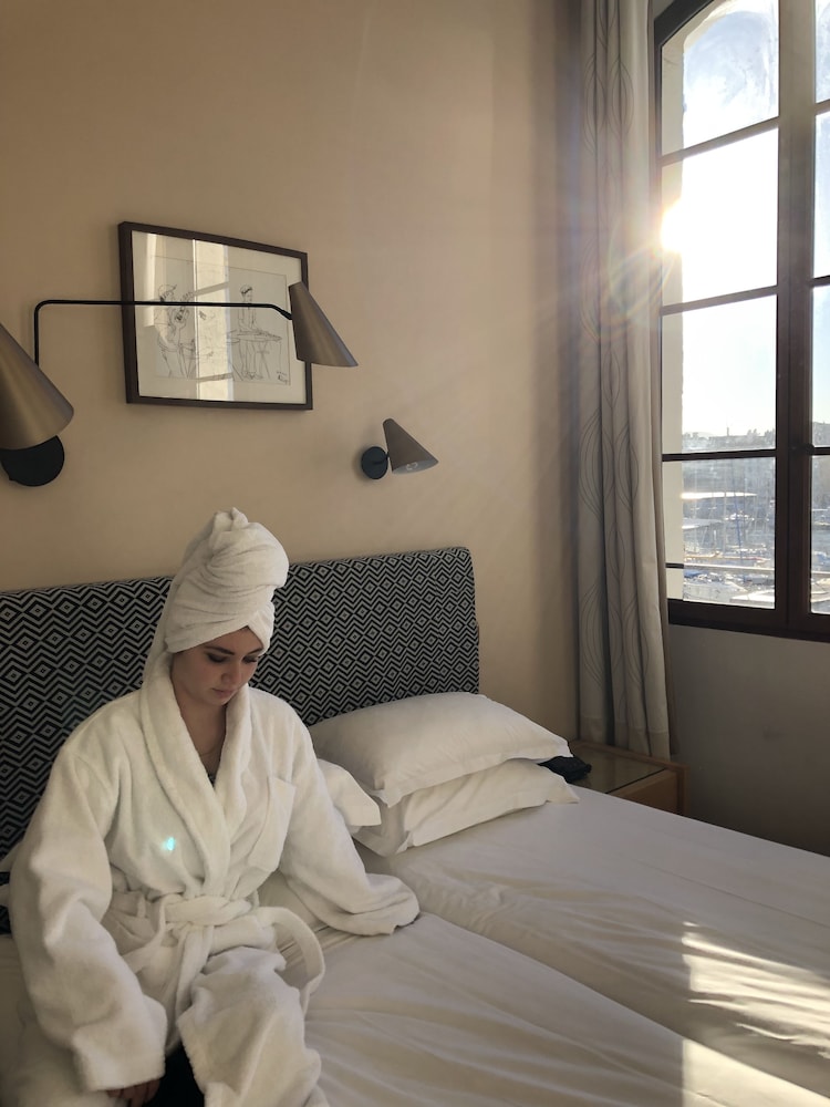 Hotel Bellevue Marseille 50/74