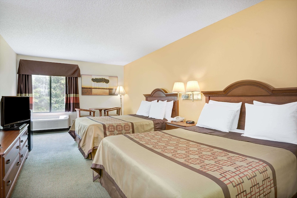 Days Inn By Wyndham Burlington East 13/31