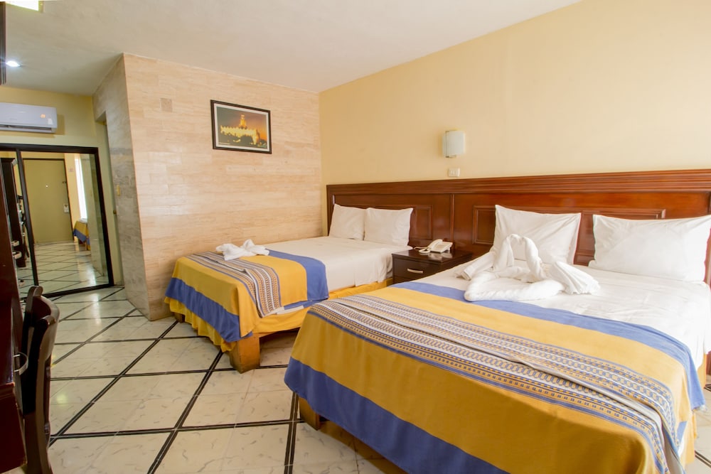 STANDARD, 2 DOUBLE BEDS