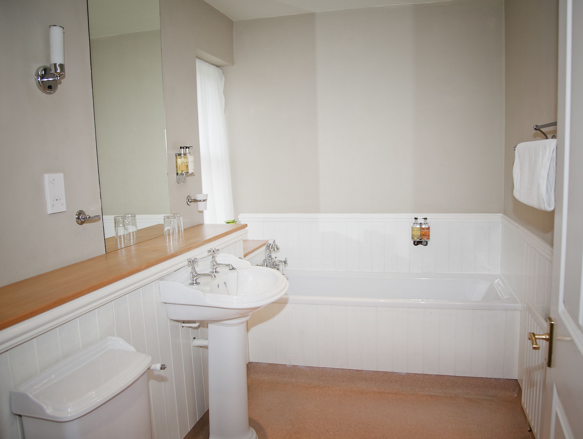 Superior, Double Bed, Bathtub