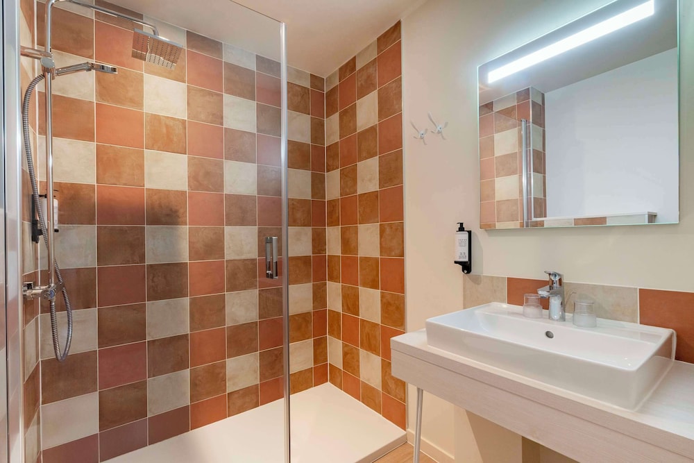 غرفة كلاسيكية بسرير مزدوج، Best Western Flers Centre Gare 3/3