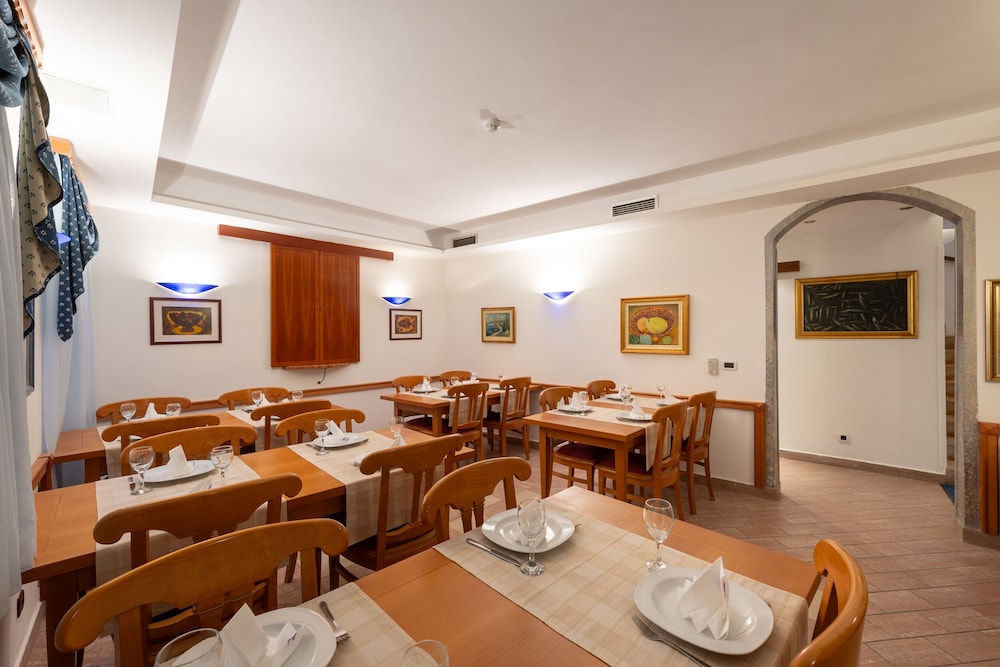 Hotel Villa Fontana 36/50