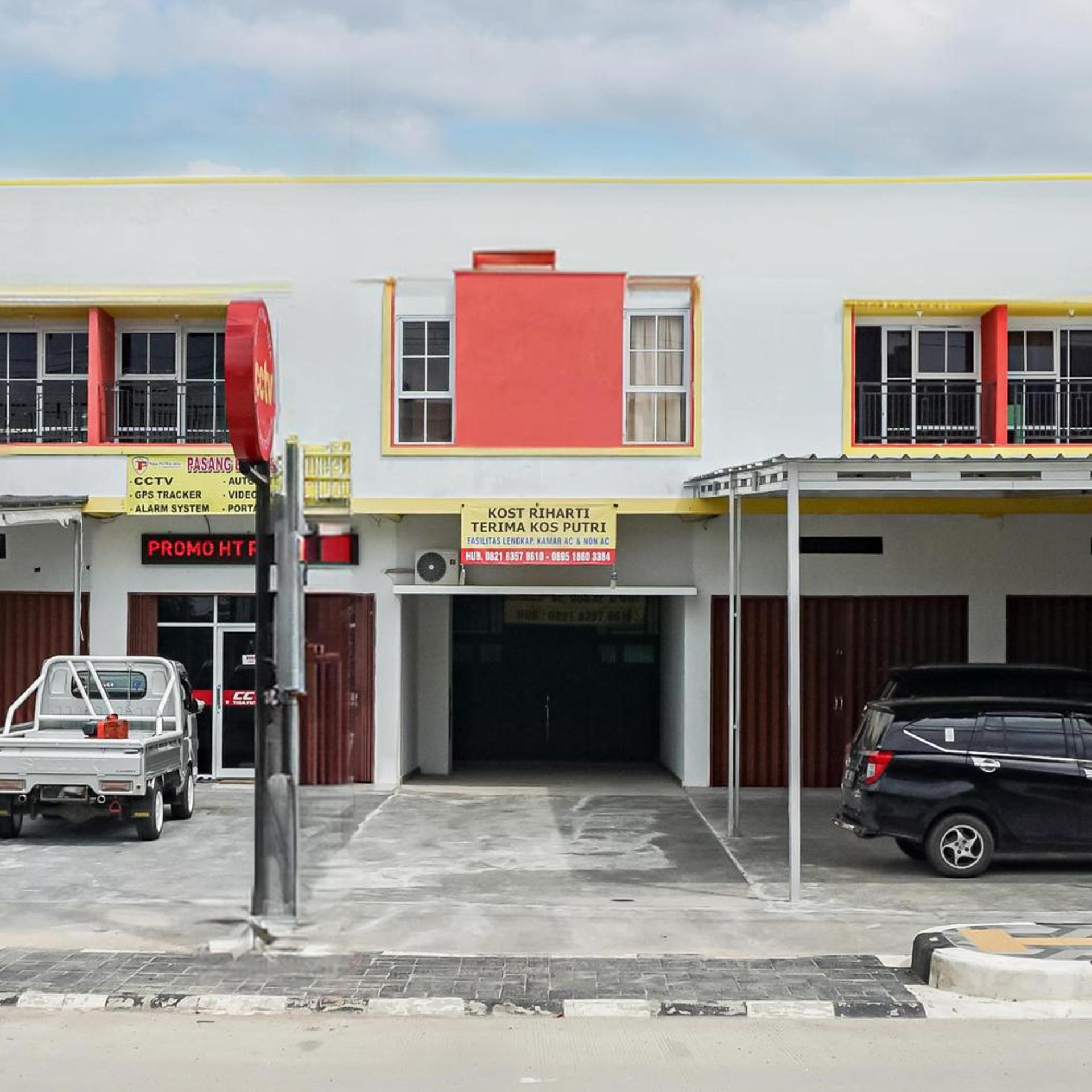 Hotel O Guest House Riharti Syariah 38/43