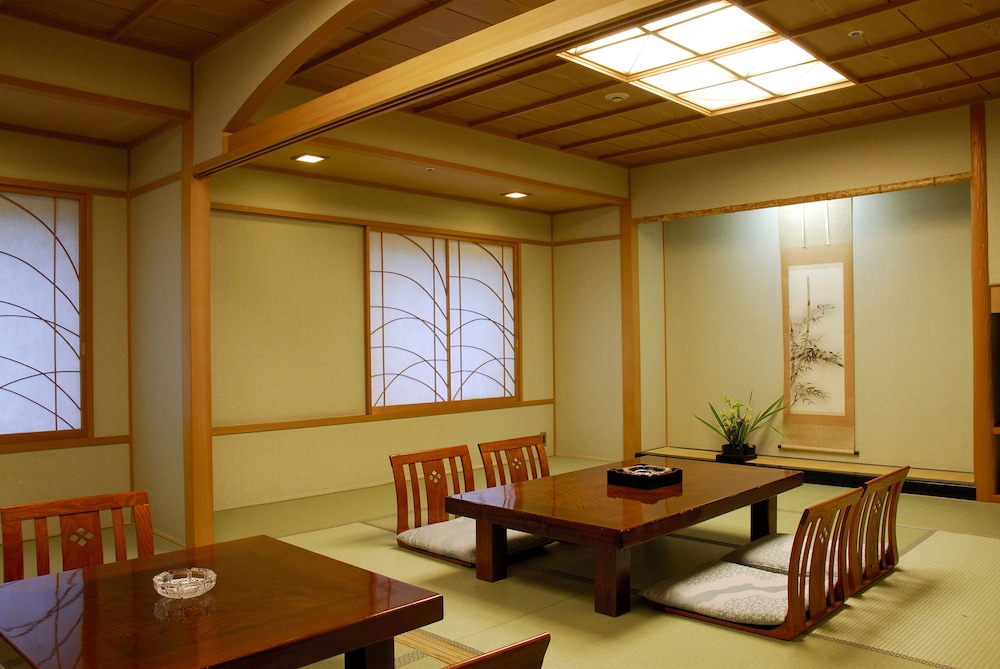 Hotel Kasugai 32/36