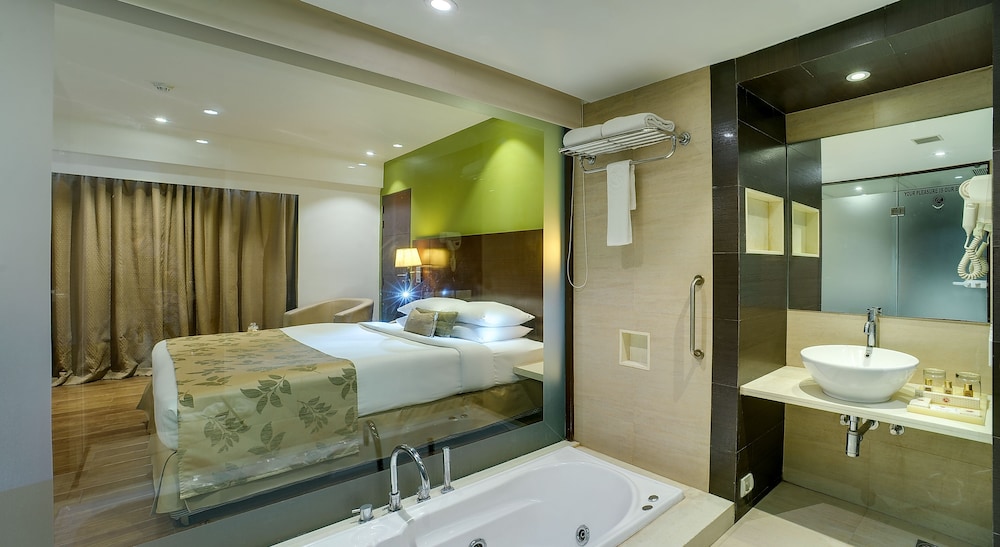 Ramee Grand 10/55